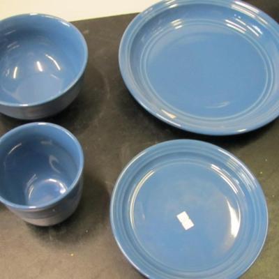 16 Pieces Of Blue Mainstays Dishes