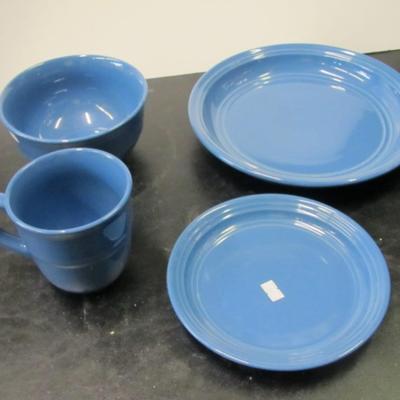 16 Pieces Of Blue Mainstays Dishes