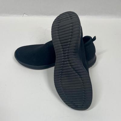 Women’s Black Skechers Size 10