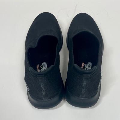 Women’s Black Skechers Size 10