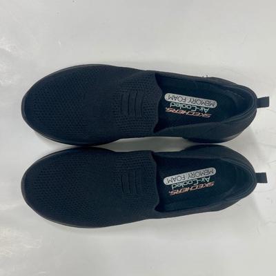 Women’s Black Skechers Size 10