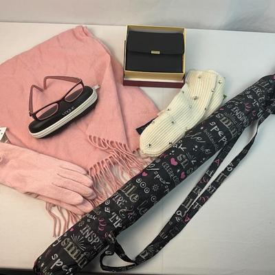 Lot G 256 NWT Kate Spade Mittens Buxton Wallet Banana Republic Gloves Vogue Eyeglasses and Umbrella