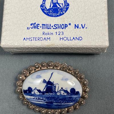 Vintage Delfts Holland Porcelain Windmill scene Brooch