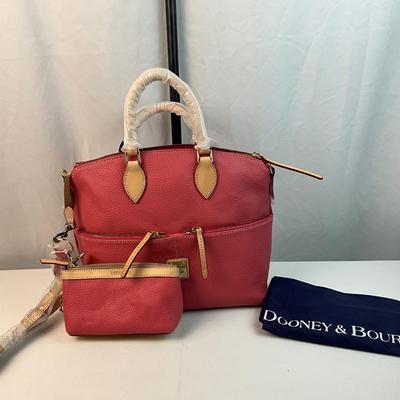 Lot G 262 NWT Dooney & Bourke Pocket Satchel with Keychain