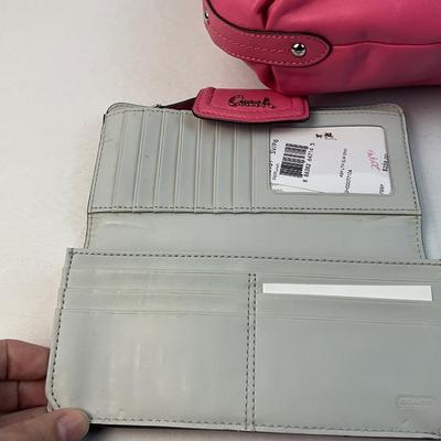 Lot G 263 NWT Coach Pink Leather Shoulder Bag with Two Matching Wallets