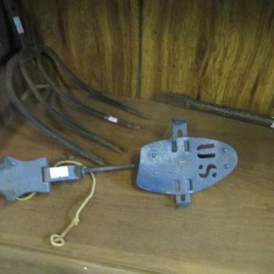 Antique Decor Shoe Stretcher Vintage Hand Trap Clay Pigeon