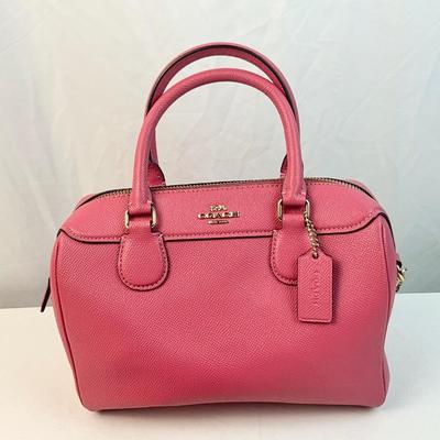Lot G 268 NWT Coach Bifold Wallet Coach Pink Leather Handbag NWT Coach Heart Keychain