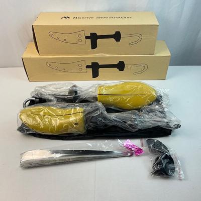 Lot A 275 Three Shoe Stretchers
