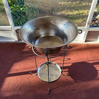Standing Beverage Chiller/Ice Bucket