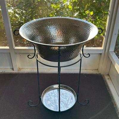 Standing Beverage Chiller/Ice Bucket