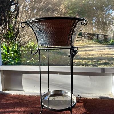Standing Beverage Chiller/Ice Bucket
