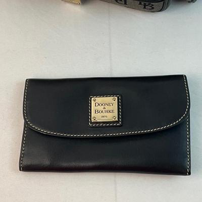 Lot F 283 Dooney & Bourke Shoulder Bag NWT Dooney & Bourke Leather Wallet