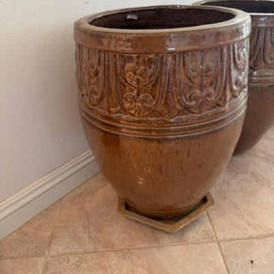 2 Brown Pots