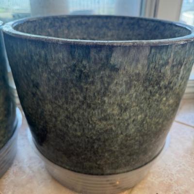 2 Pots