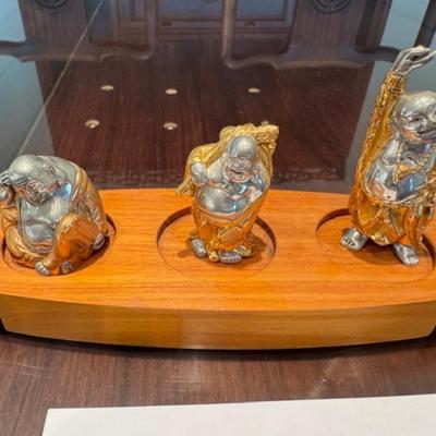 3 Buddhas on Stand