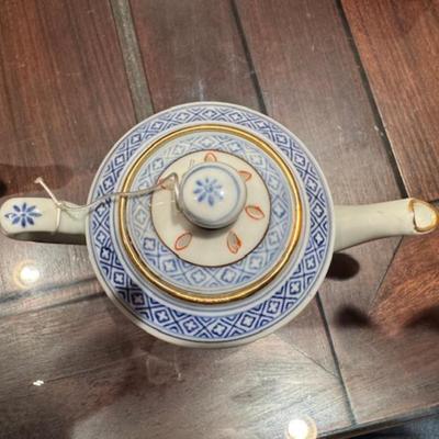 Teapots and Cups