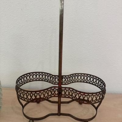 2 Decanters with holder