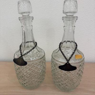 2 Decanters with holder