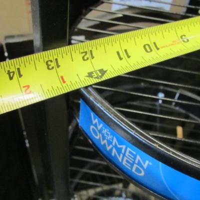 Retail Display Freestanding Rack 4 Shelf Round Merchandiser