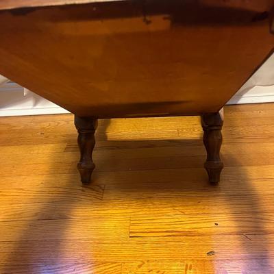 American Drew End Table (DR-MG)