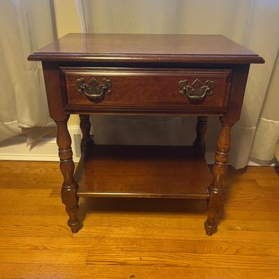 American Drew End Table (DR-MG)