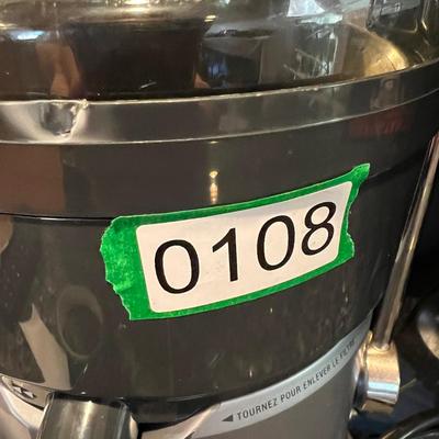Breville JE900 Juice Fountain Professional Juice Extractor