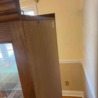 Lighted Curio Cabinet (DR-MG)