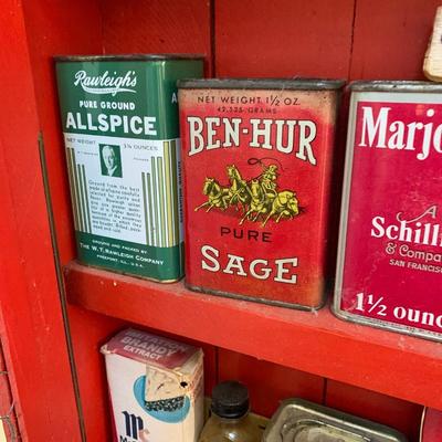 Vintage Spice Tins Case w/Tins +++