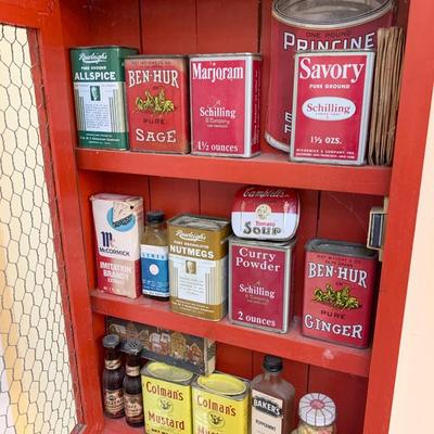 Vintage Spice Tins Case w/Tins +++
