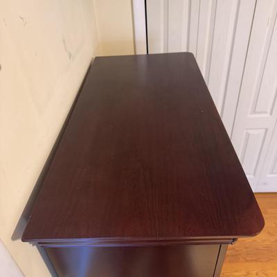 Broyhill Five-Drawer Dresser (GB-DZ)