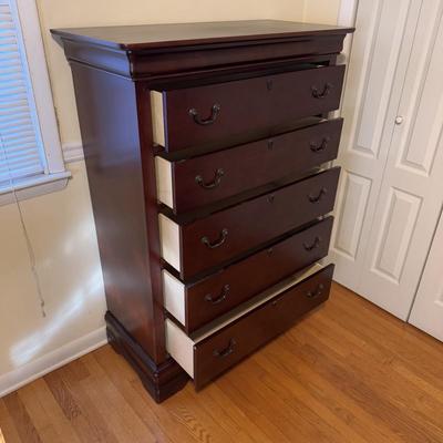 Broyhill Five-Drawer Dresser (GB-DZ)
