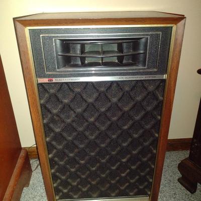 Air Suspension Audio System Speakers- Four Count- Approx 15" x 10 1/2" x 26" Tall
