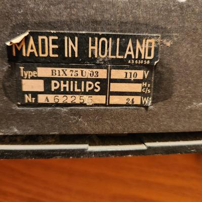 Philips AM Tube Radio Made in Holland Powers up