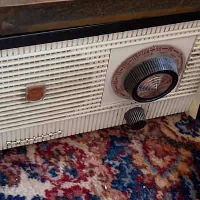 Philips AM Tube Radio Made in Holland Powers up