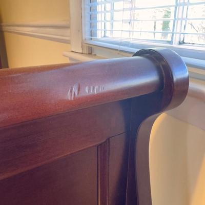 Wooden Sleigh Bed by Broyhill (GB-DZ)
