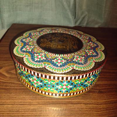 Vintage Sewing Tin with Nice Selection of Buttons- Approx 7 3/4" in Diameter, 2 3/4" Deep