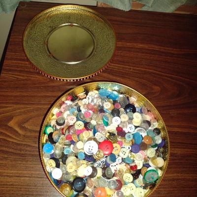 Vintage Sewing Tin with Nice Selection of Buttons- Approx 7 3/4" in Diameter, 2 3/4" Deep
