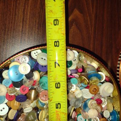 Vintage Sewing Tin with Nice Selection of Buttons- Approx 7 3/4" in Diameter, 2 3/4" Deep
