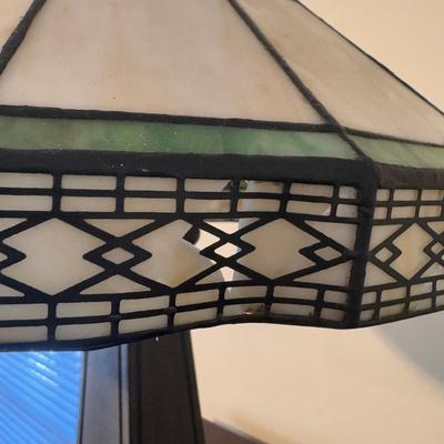 Tiffany Style Stained Glass Table Lamp (GB-DZ)