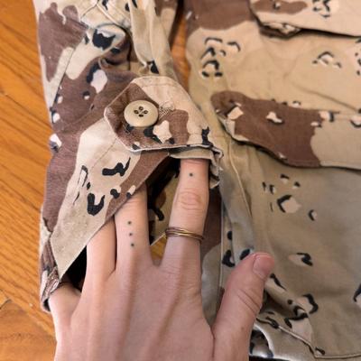 Army Desert Storm Camo Jacket and Pants - Men’s Large (GB-DZ)