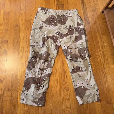 Army Desert Storm Camo Jacket and Pants - Men’s Large (GB-DZ)