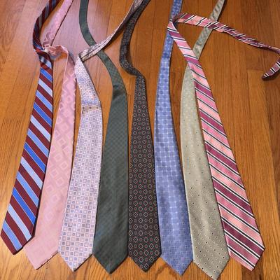 Brooks Bros, Jos A Banks, Tommy Hilfiger, and More with Pocket Squares (GB-DZ)