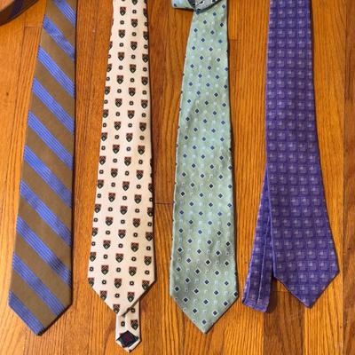 Brooks Bros, Jos A Banks, Tommy Hilfiger, and More with Pocket Squares (GB-DZ)