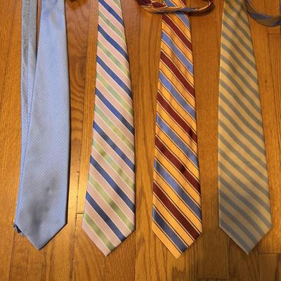 Brooks Bros, Jos A Banks, Tommy Hilfiger, and More with Pocket Squares (GB-DZ)