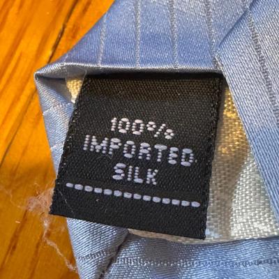 Brooks Bros, Jos A Banks, Tommy Hilfiger, and More with Pocket Squares (GB-DZ)