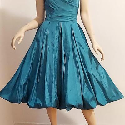 Vtg 50-60s Fit & Flare Shantung dress w/Crinoline