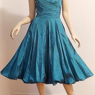 Vtg 50-60s Fit & Flare Shantung dress w/Crinoline