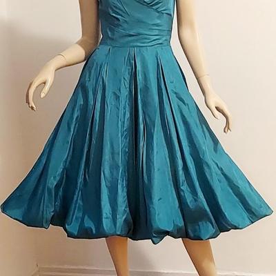 Vtg 50-60s Fit & Flare Shantung dress w/Crinoline
