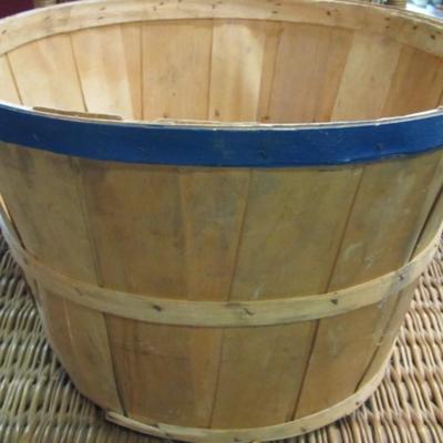 Bushel Basket & Wicker Basket