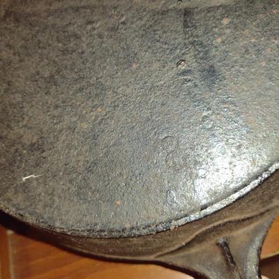Cast Iron Humidifier Pot and Skillet